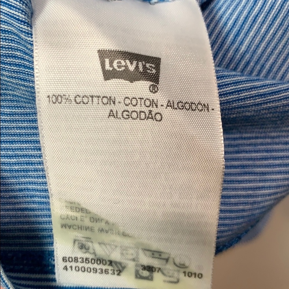 Levi’s Men’s Slim Fit Blue Pin Stripe Vneck Shirt - Picture 4 of 5